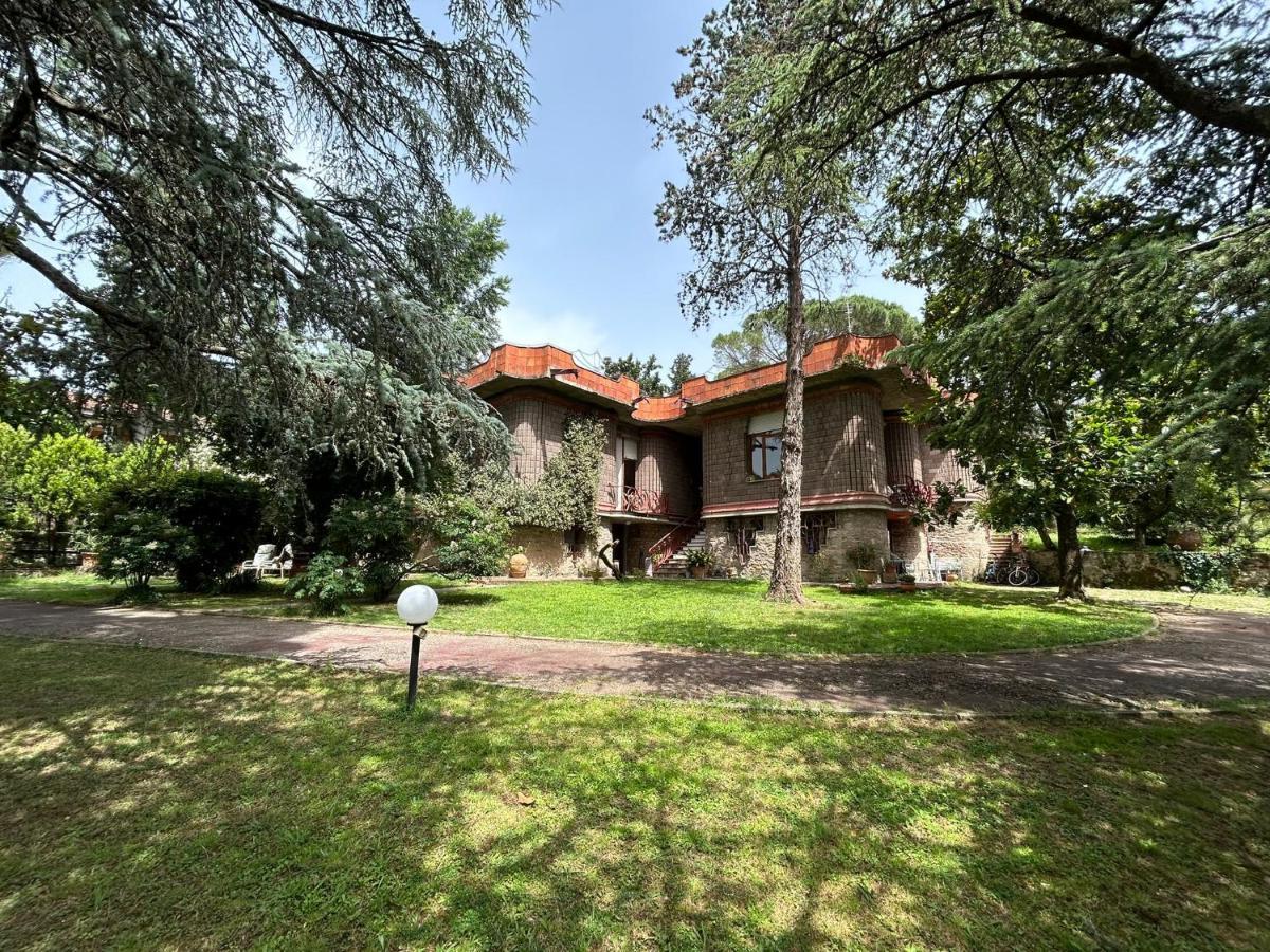 Due Passi Nel Parco Con Parcheggio Gratuito Apartment Firenze Bagian luar foto